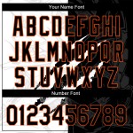 Maglia da baseball autentica con motivo graffiato, 3D personalizzata, graffiti neri e arancioni Maglia da baseball autentica con motivo graffiato, 3D personalizzata, graffiti neri e arancioni