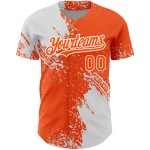 Maglia arancione con pennellate, design autentico personalizzato, modello astratto bianco da baseball 3D Maglia arancione con pennellate, design autentico personalizzato, modello astratto bianco da baseball 3D