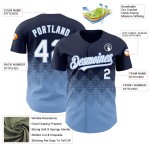 Maglia da baseball personalizzata con motivo blu navy, design autentico, forme 3D sfumate quadrate, bianco-chiaro Maglia da baseball personalizzata con motivo blu navy, design autentico, forme 3D sfumate quadrate, bianco-chiaro